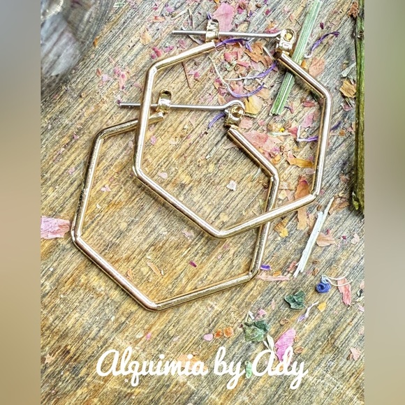Gold hexagon hoop earrings - Picture 1 of 1